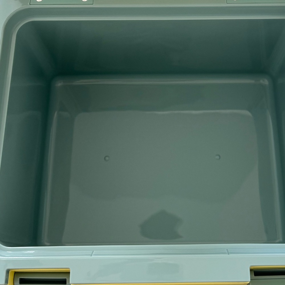💛 STANLEY Easy-Carry Outdoor Cooler 7 QT Pomelo - Picture 12 of 16